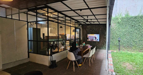 foto dok. bisnisartis.com cafe