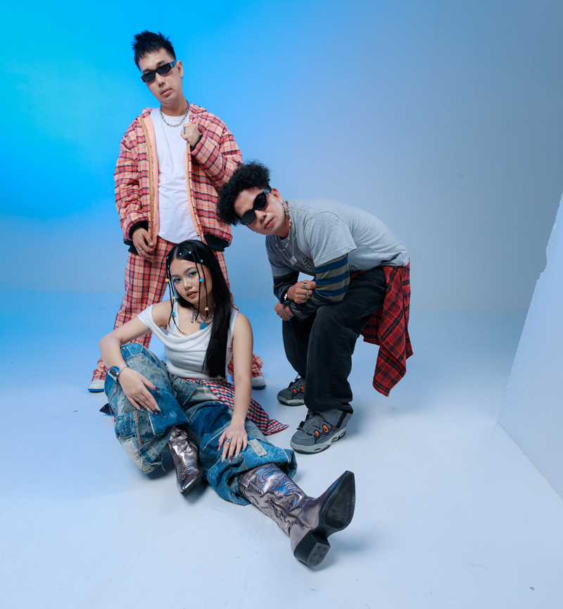 foto dok. Roni Joni, Rycko Ria, dan Naomi Ivo