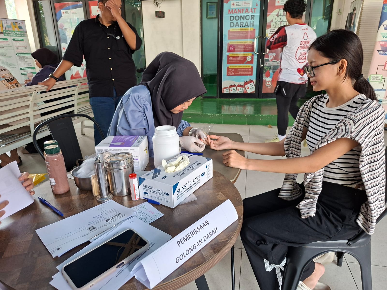 foto dok. pmi kota tangerang foto dok. pmi kota tangerang